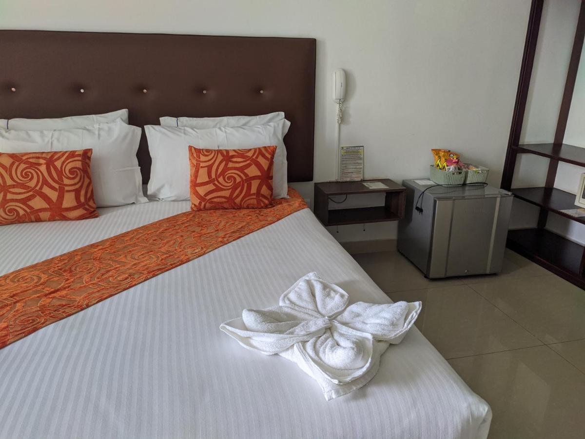 Hotel Palmeras De Luz Моникира Екстериор снимка