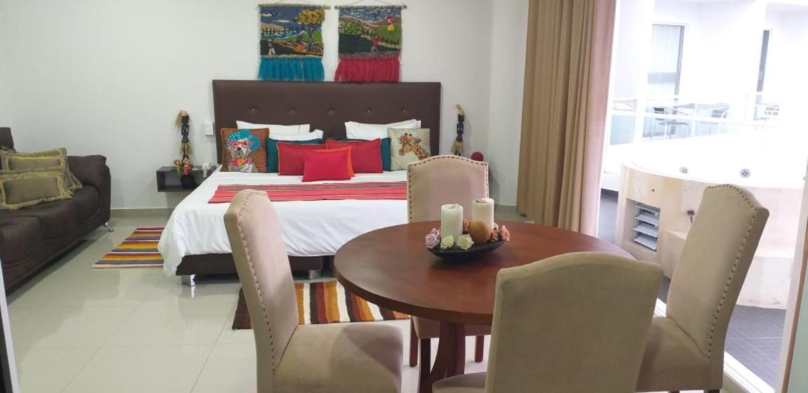 Hotel Palmeras De Luz Моникира Екстериор снимка