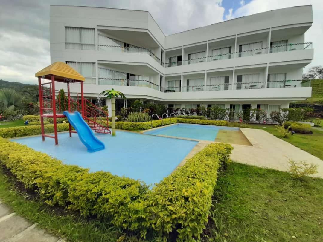 Hotel Palmeras De Luz Моникира Екстериор снимка