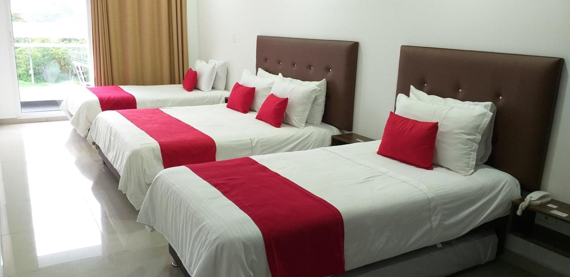 Hotel Palmeras De Luz Моникира Екстериор снимка