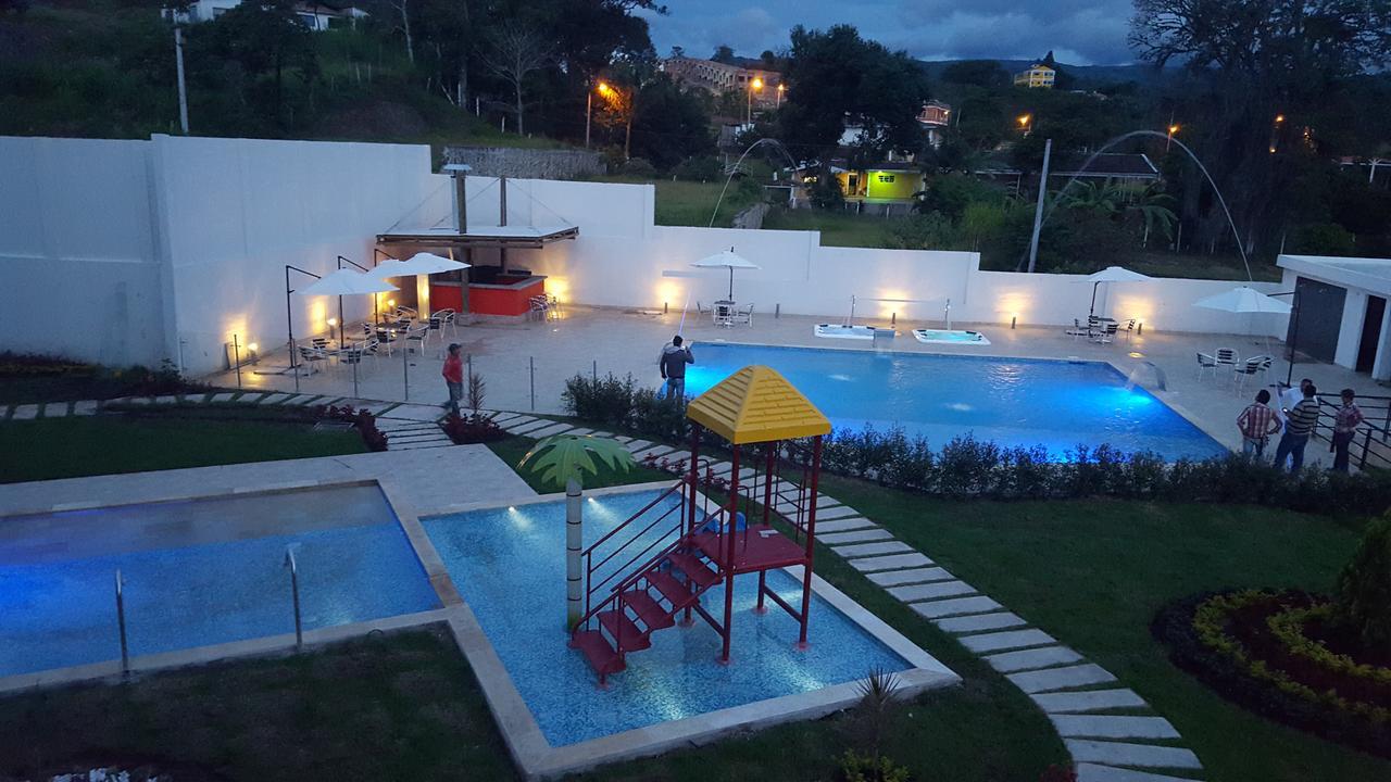 Hotel Palmeras De Luz Моникира Екстериор снимка