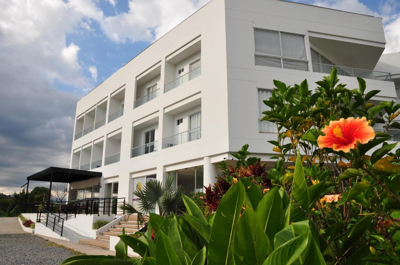 Hotel Palmeras De Luz Моникира Екстериор снимка